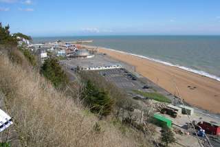 Folkestone-Fairground-and-beach